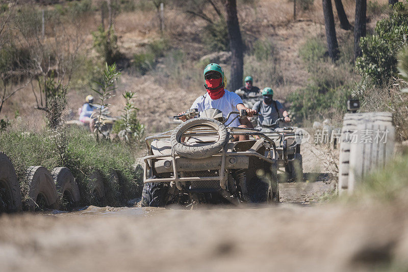 人物:Quad Desert Raceradult